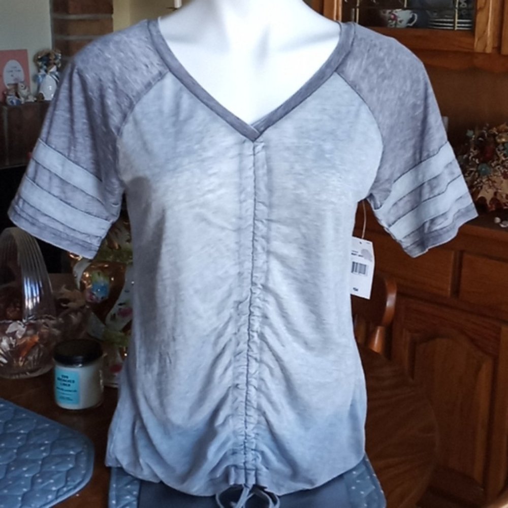 Love More Raglan Tee - Picture 2 of 7